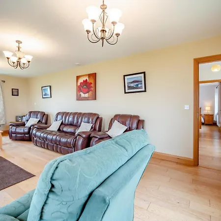 4 Bed In Oc-ii09887 Holiday home *